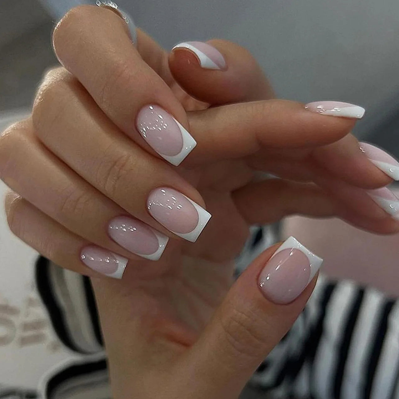 24Pcs Simple Square Head Fake Nail with Jelly Glue Pink White Gradient French Press on False Nails Short Full Cover Nail Tips YVAYA