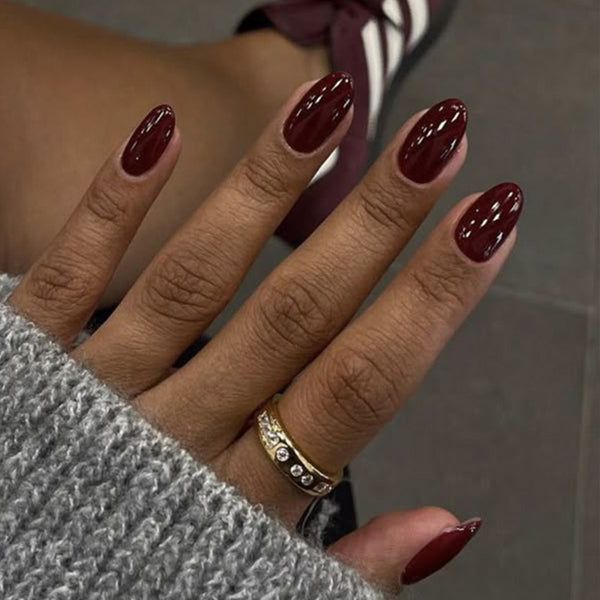 Unghie Finte Burgundy - Eleganza Natalizia in 5 Minuti